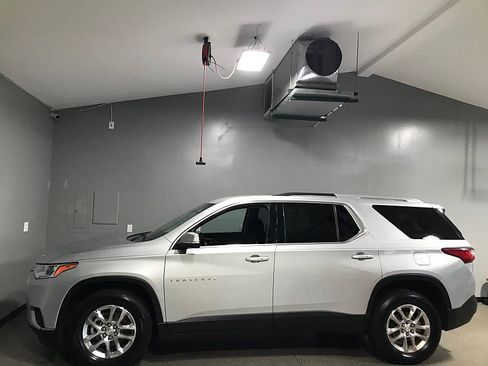 Used 2018 Chevrolet Traverse LT w/ LPO, Floor Liner Package AWD/4WD image 6