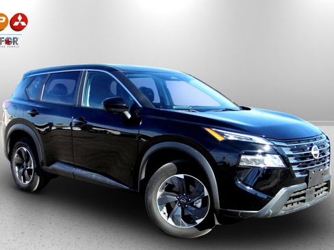 Used 2024 Nissan Rogue SV image 4