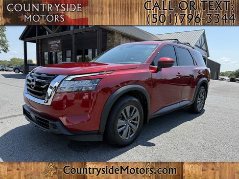Used 2022 Nissan Pathfinder SV AWD/4WD image 1
