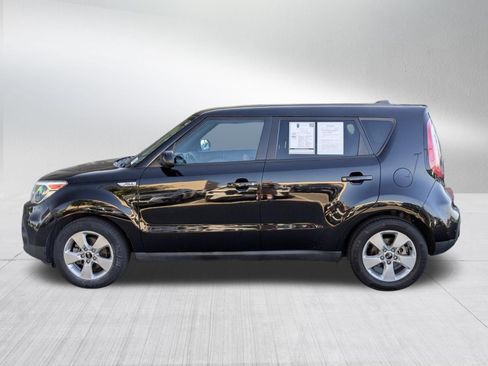 Used 2017 Kia Soul FWD image 2