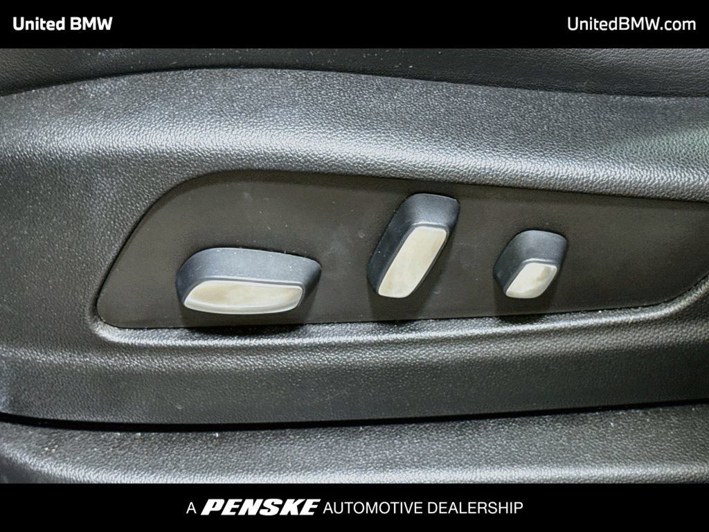 Used 2019 Cadillac XT5 Luxury w/ LPO, Black Ice Package FWD image 11