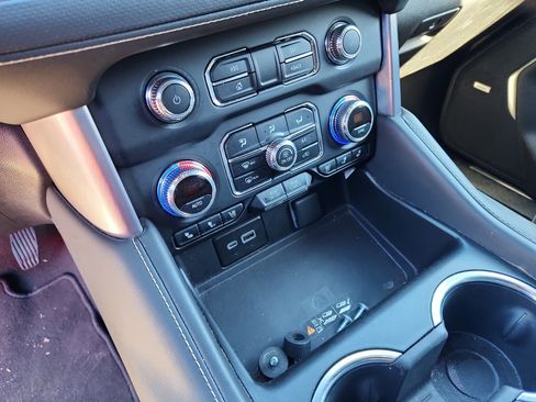 Used 2024 GMC Yukon SLT image 14