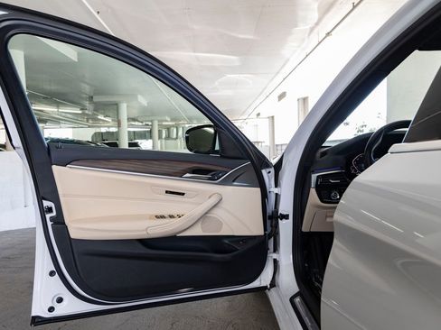 Used 2023 BMW 530i w/ Convenience Package image 13