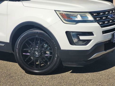 Used 2016 Ford Explorer XLT w/ Equipment Group 202A image 6