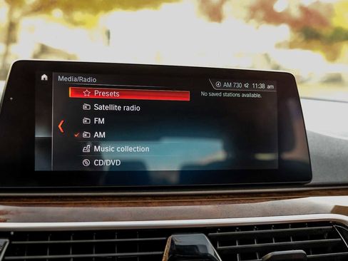 Used 2019 BMW 530i xDrive w/ M Sport Package image 28