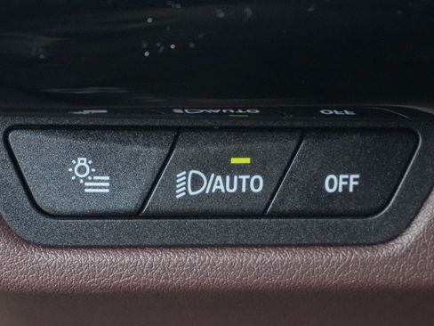 Certified 2025 BMW X2 xDrive28i image 17