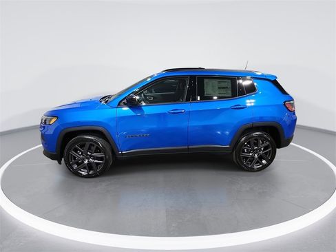 New 2026 Jeep Compass Latitude image 5