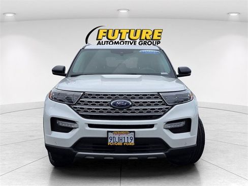 Certified 2020 Ford Explorer Limited w/ Class III Trailer Tow Package image 2