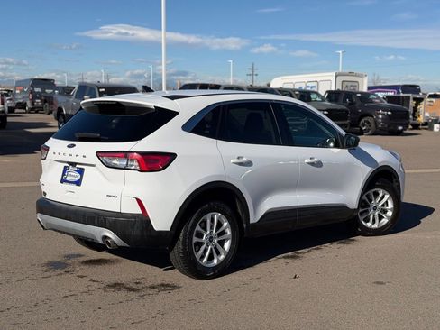 Used 2022 Ford Escape SE image 7