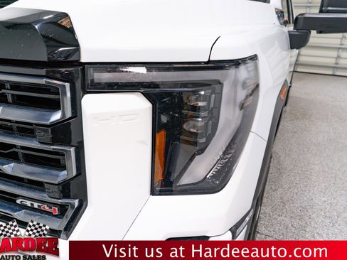 Used 2024 GMC Sierra 2500 AT4 w/ AT4 Premium Plus Package image 8