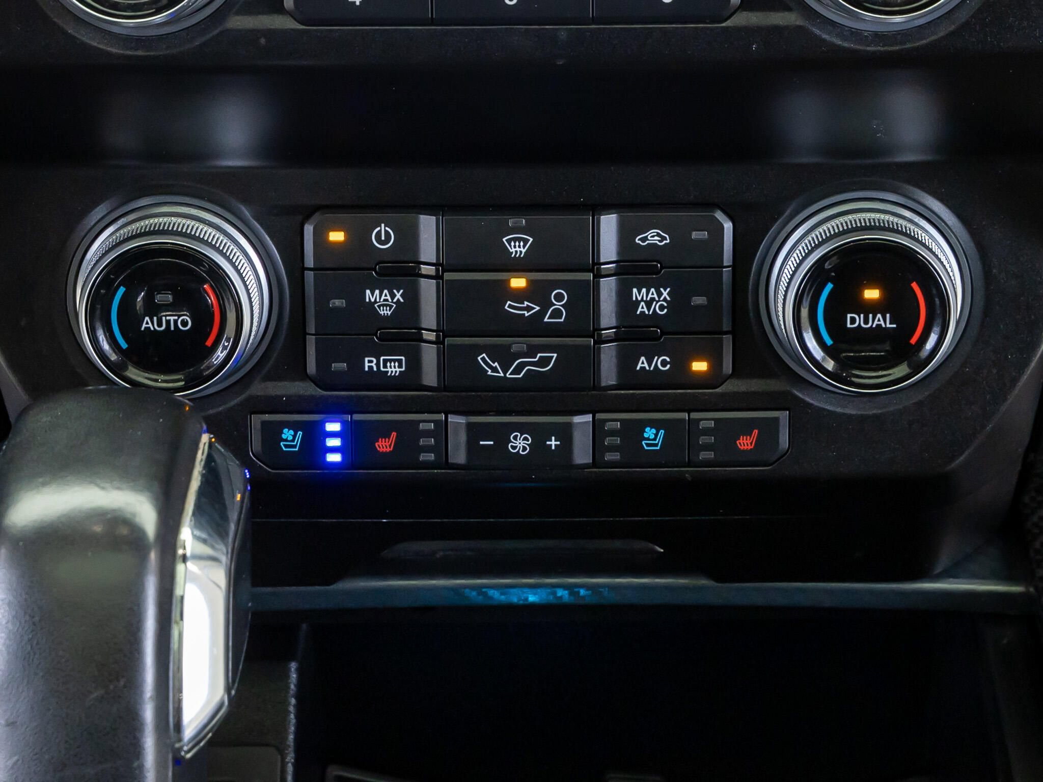 Used 2020 Ford F150 Lariat w/ Equipment Group 502A Luxury AWD/4WD image 24