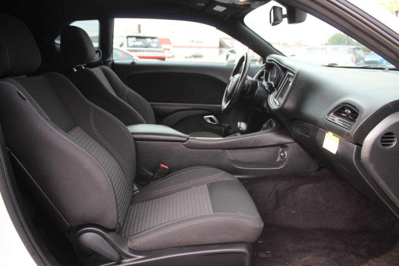 Used 2018 Dodge Challenger SXT RWD image 14