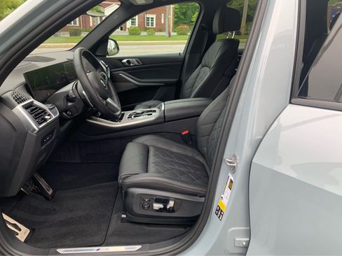 Used 2024 BMW X5 xDrive40i w/ M Sport Package AWD/4WD image 11