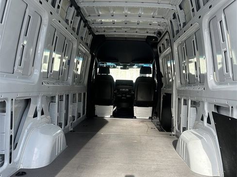 Used 2023 Mercedes-Benz Sprinter 2500 image 22
