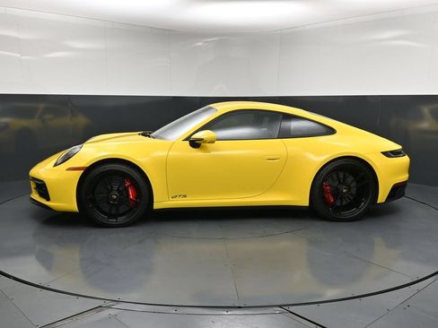 Used 2022 Porsche 911 Carrera GTS w/ Premium Package RWD image 2