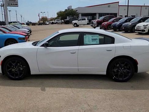 Used 2023 Dodge Charger SXT w/ Blacktop Package RWD image 5