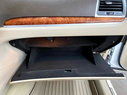 Used 2011 Chrysler 300 Limited w/ Luxury Group image 26