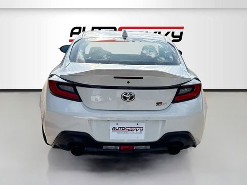 Used 2024 Toyota GR86 Premium image 6