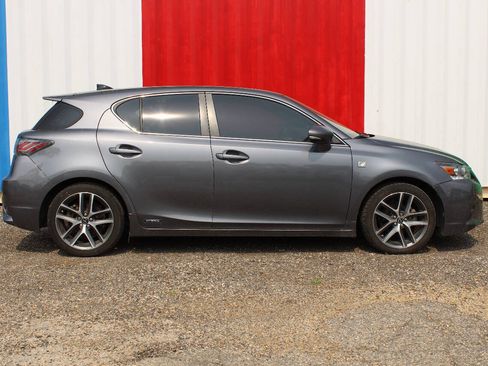 Used 2014 Lexus CT 200h w/ F Sport w/Nuluxe Interior FWD image 4