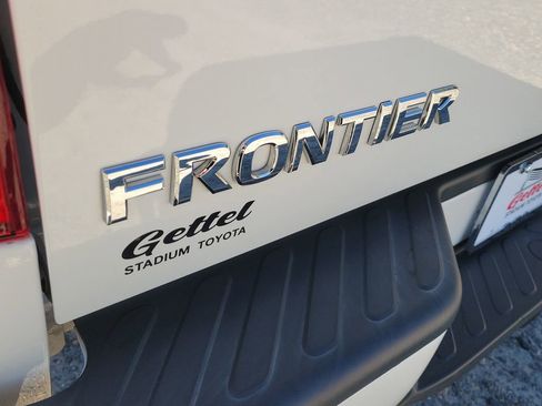 Used 2017 Nissan Frontier Desert Runner image 7