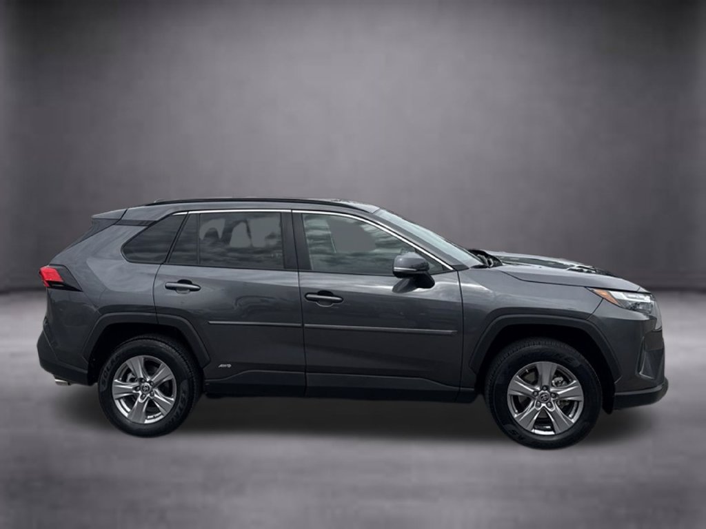 Used 2023 Toyota RAV4 LE AWD/4WD image 3