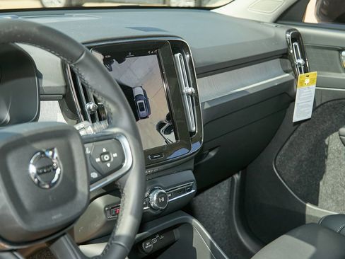 New 2026 Volvo XC40 B5 Plus w/ Protection Package Premier image 11