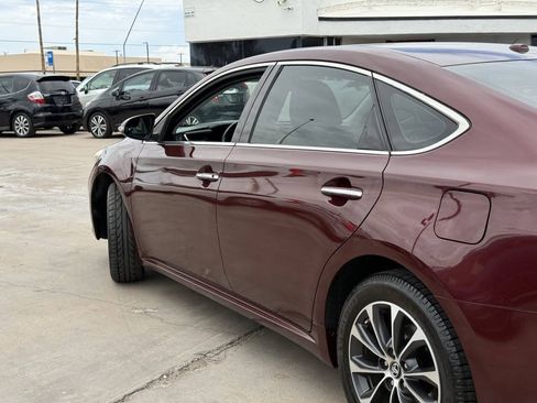 Used 2016 Toyota Avalon XLE FWD image 11