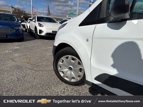 Used 2017 Ford Transit Connect XL image 4