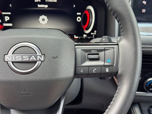 Used 2025 Nissan Rogue Platinum w/ Platinum Premium Package FWD image 21