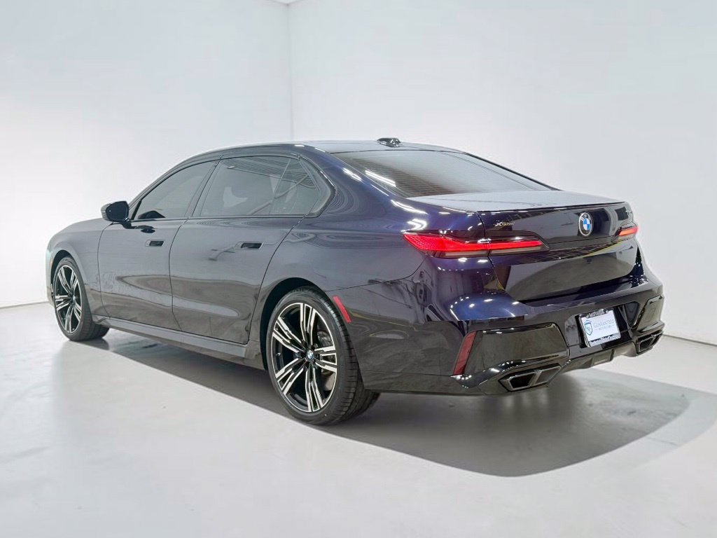 Used 2025 BMW 760i xDrive AWD/4WD image 24
