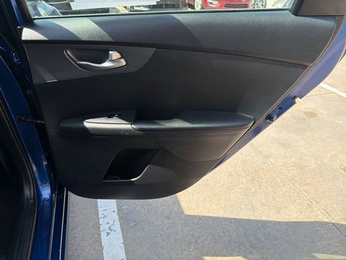 Used 2021 Kia Forte LXS FWD image 28