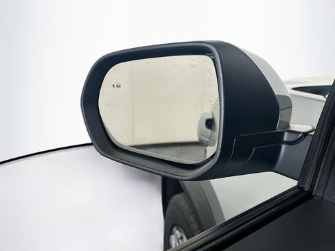 Used 2025 Chevrolet Equinox LT FWD image 16