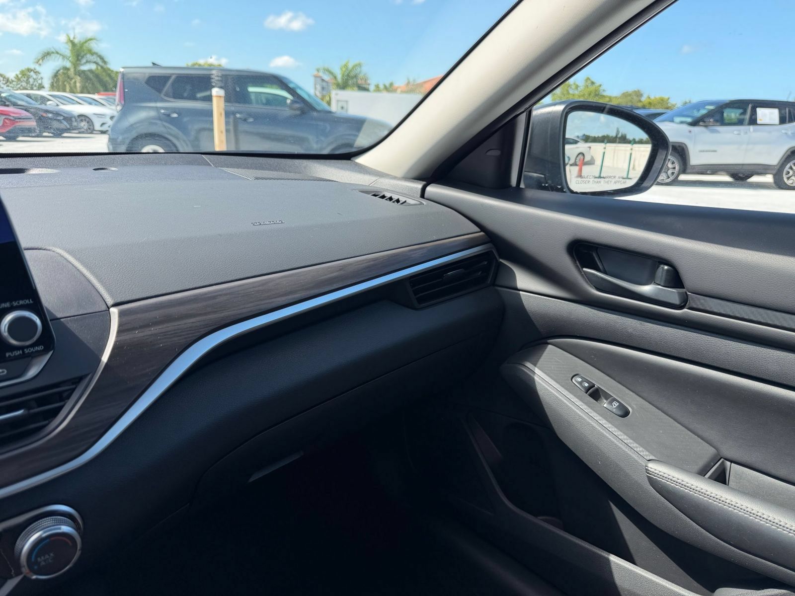 Used 2026 Nissan Altima 2.5 SV FWD image 29