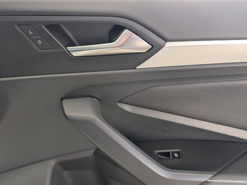 Used 2025 Volkswagen Jetta S image 21