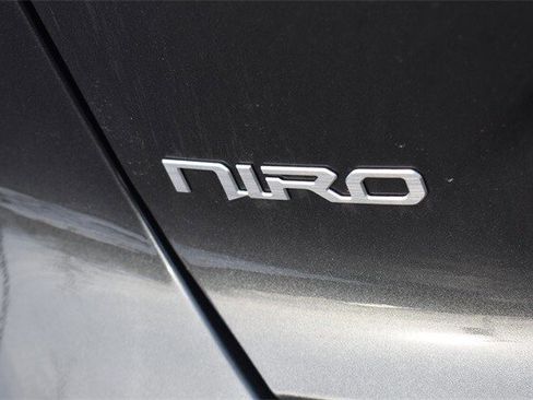 New 2025 Kia Niro EX Touring image 16