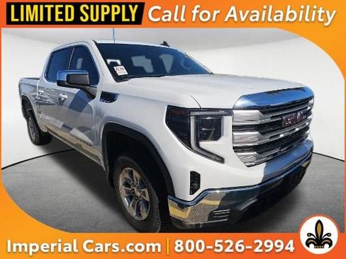 Used 2022 GMC Sierra 1500 SLE AWD/4WD image 1