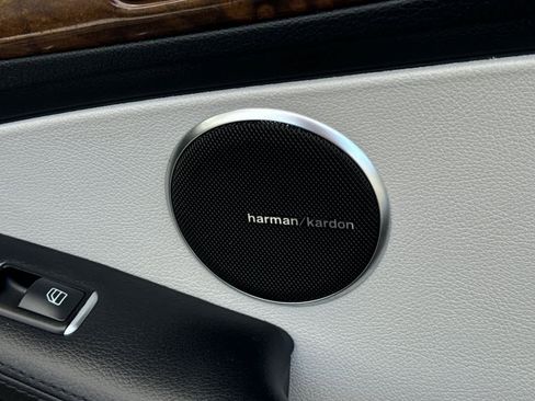 Used 2014 Mercedes-Benz SLK 350 image 17