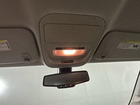 Used 2015 GMC Canyon SLE AWD/4WD image 24