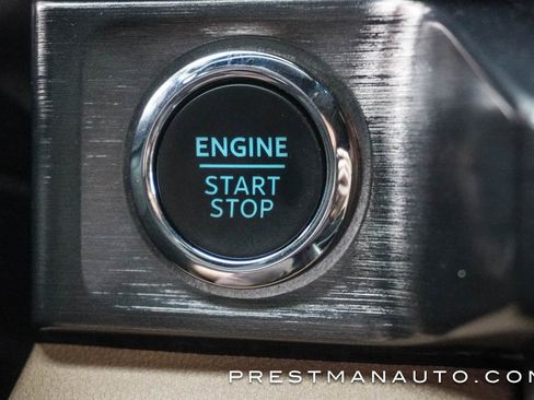 Used 2025 Ford F250 Lariat w/ Chrome Package image 36