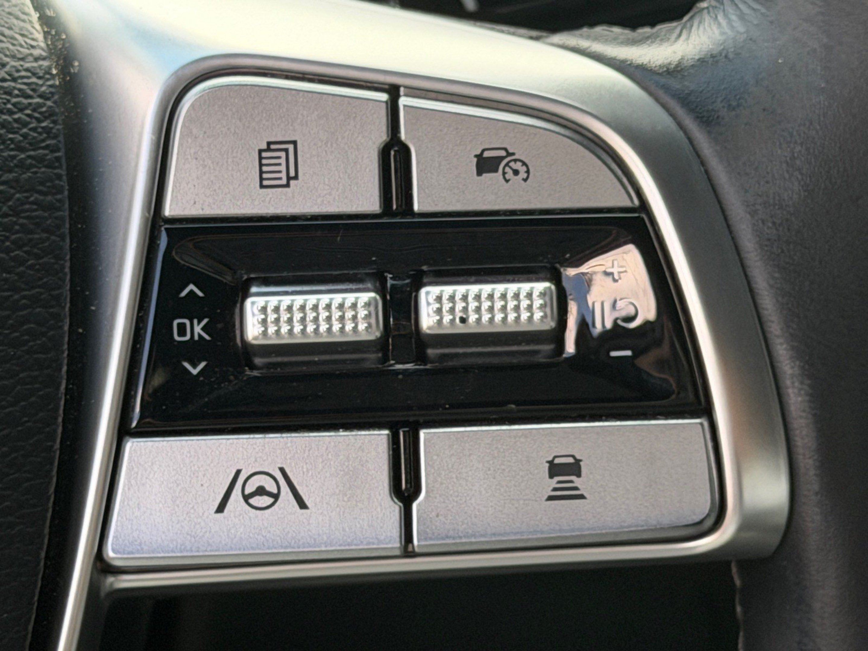Used 2023 Kia Telluride SX X-Line AWD/4WD image 30