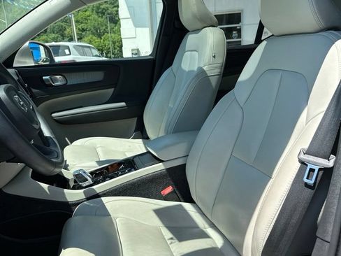 Used 2024 Volvo XC40 B5 Plus AWD/4WD image 10