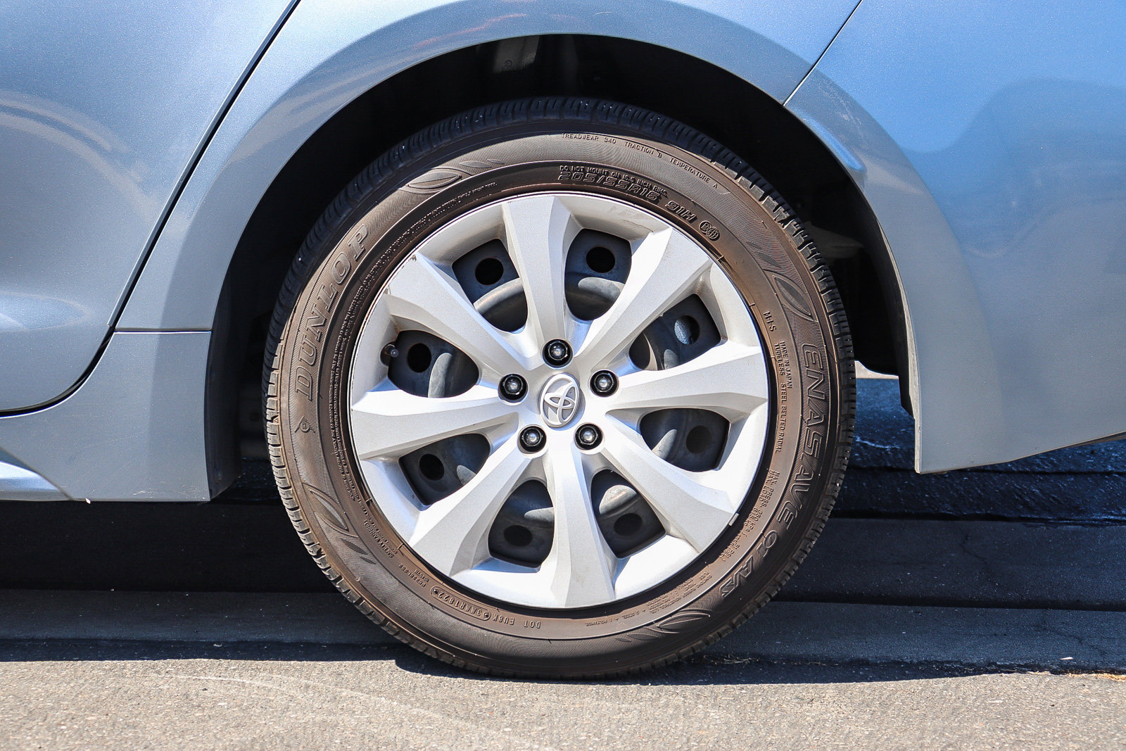 Certified 2022 Toyota Corolla LE w/ Carpet Mat Package (TMS) FWD image 11
