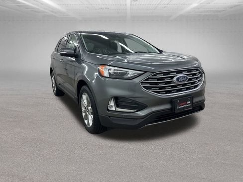 Used 2024 Ford Edge Titanium image 3