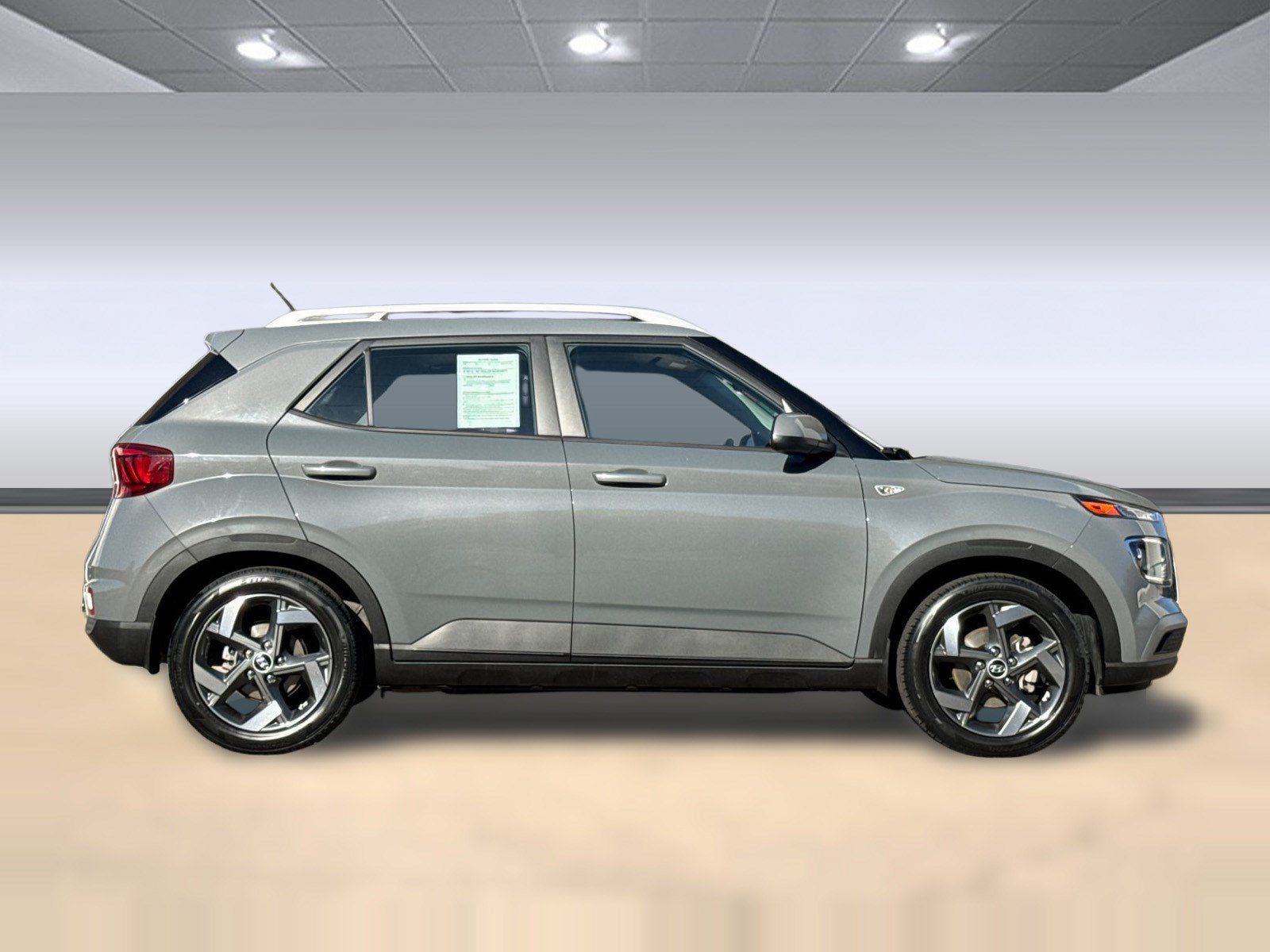 Used 2023 Hyundai Venue SEL FWD image 7