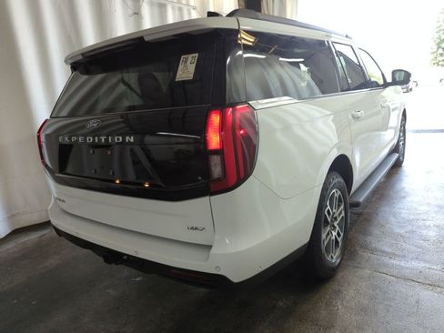 Used 2025 Ford Expedition Active AWD/4WD image 4