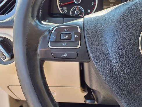 Used 2012 Volkswagen Tiguan S image 6