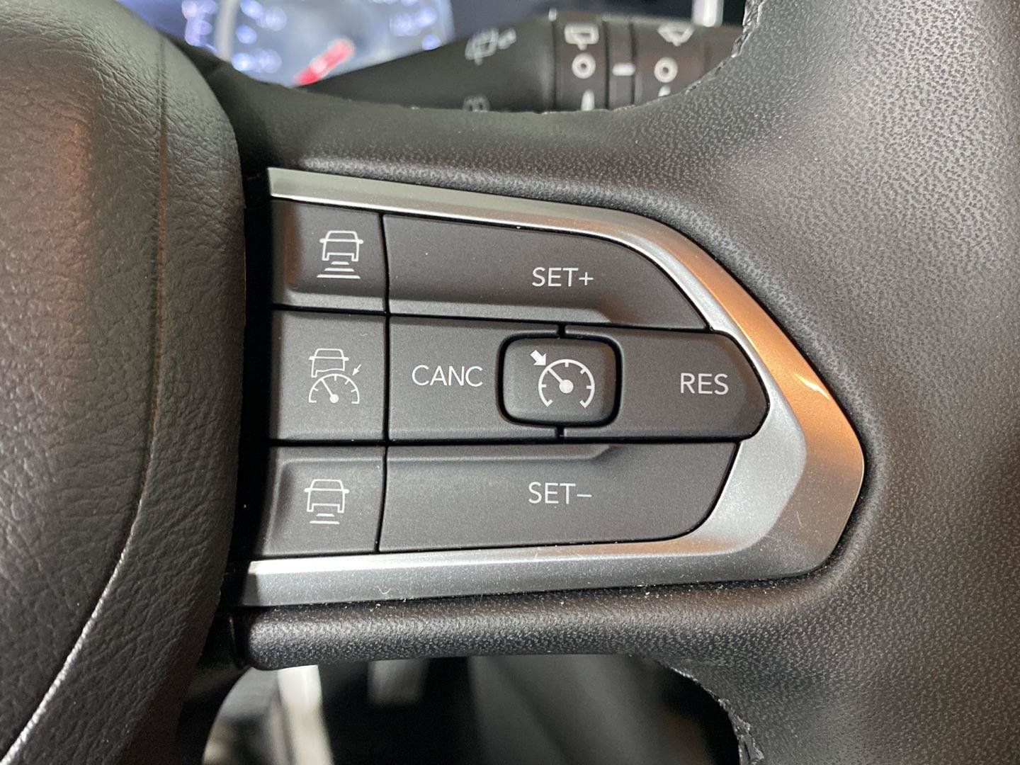 Used 2026 Jeep Compass Limited AWD/4WD image 17