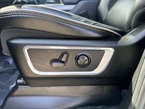 Used 2023 RAM 1500 Laramie image 29