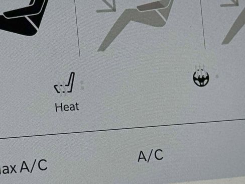 New 2026 Chrysler Voyager LX image 34