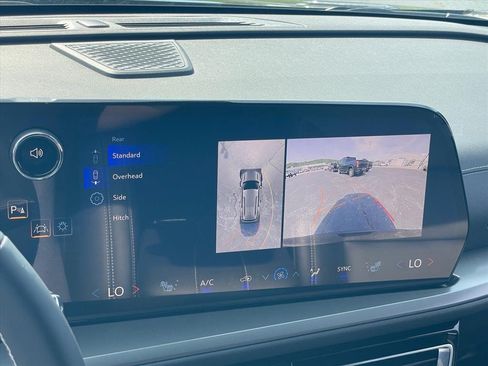 New 2026 Chevrolet Traverse LT w/ Enhanced Driving Package FWD image 15